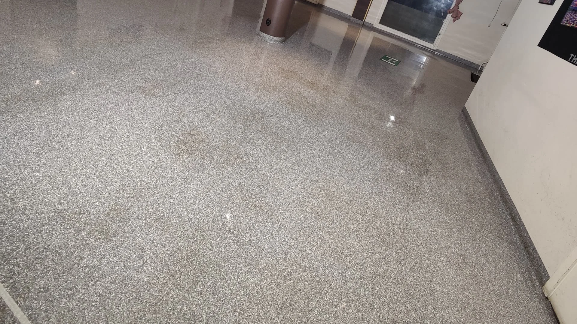 Floor cleaning and maintenance service
