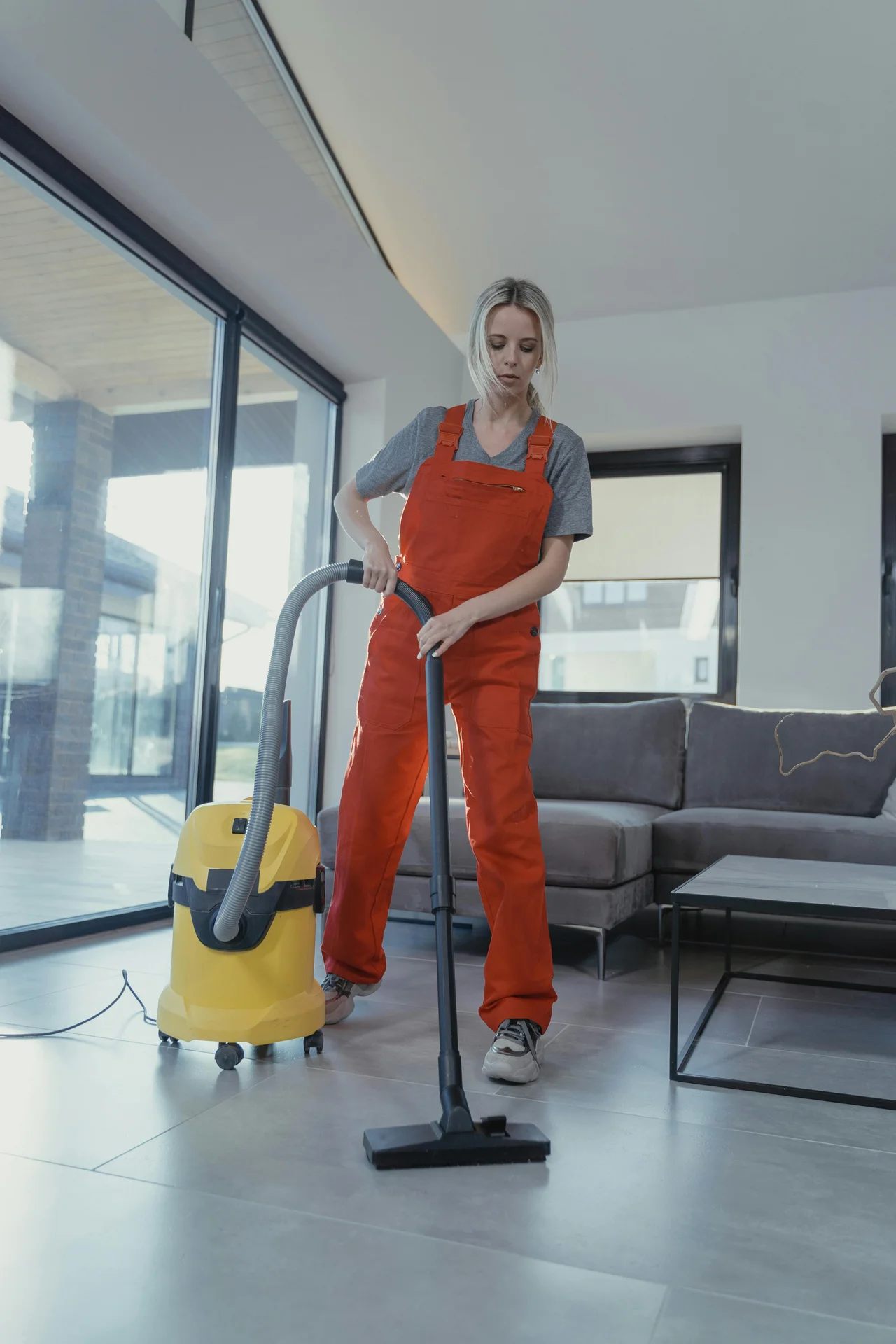 Floor cleaning and maintenance service