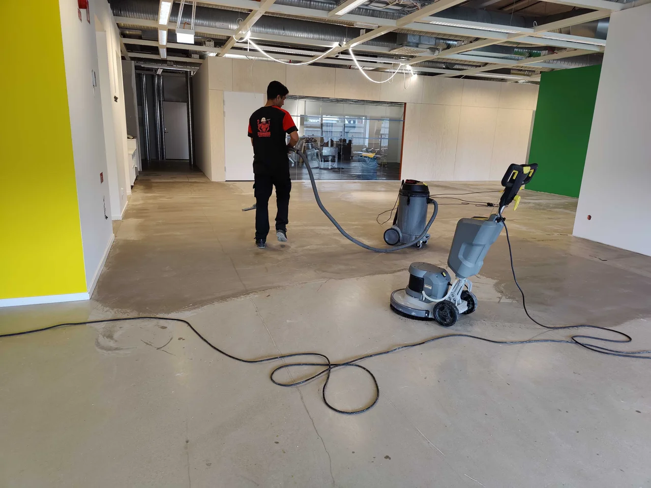 Professional office and construction cleaning service
