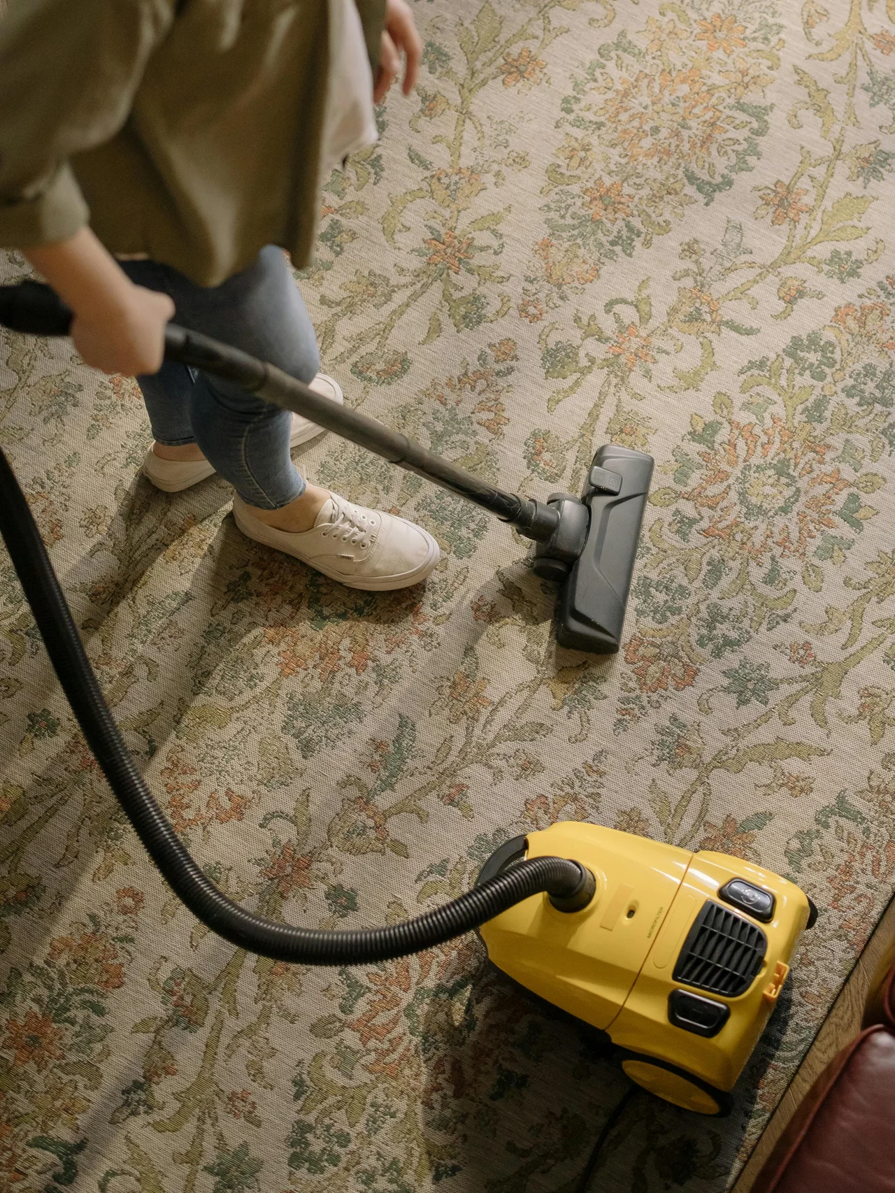 Floor cleaning and maintenance service