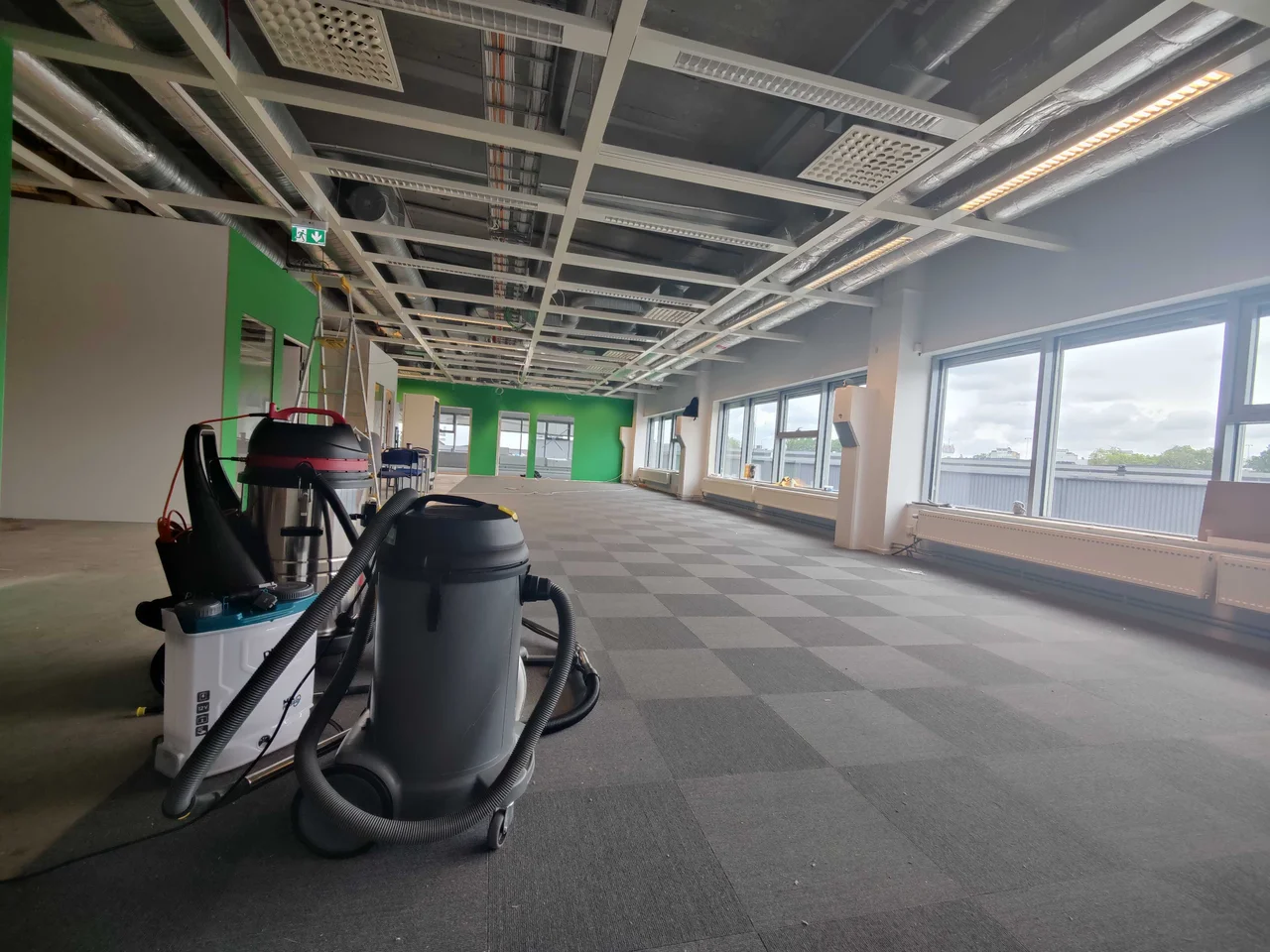 Professional office and construction cleaning service