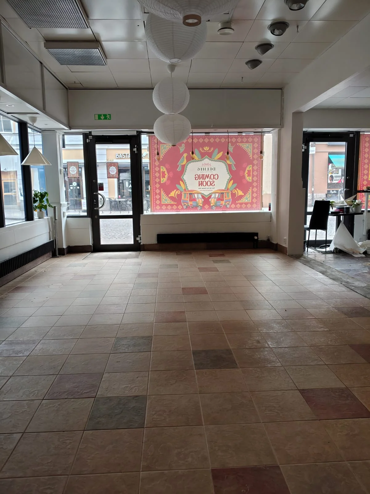 Floor cleaning and maintenance service